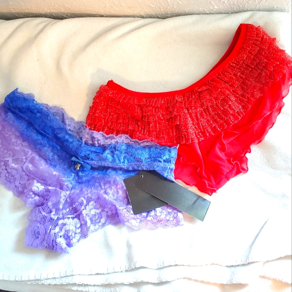 NEW LACE AND RUFFLE PANTIES